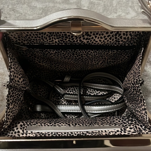 Beige/gold cross body. - Picture 3 of 4